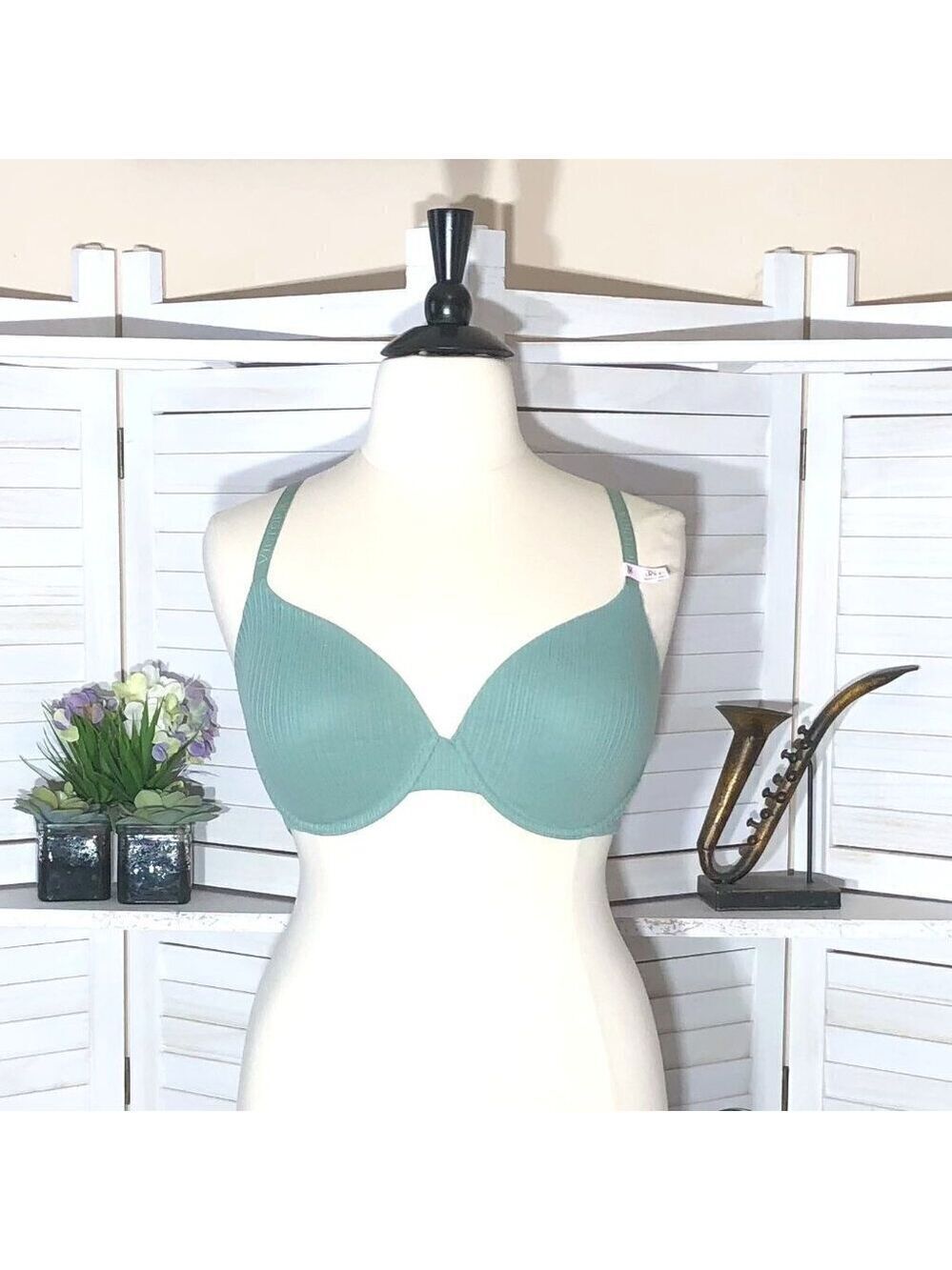 Victoria's Secret Light Green T Shirt Bra 38DD